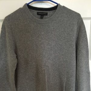BANANA REPUBLIC 55% wool sweater - M